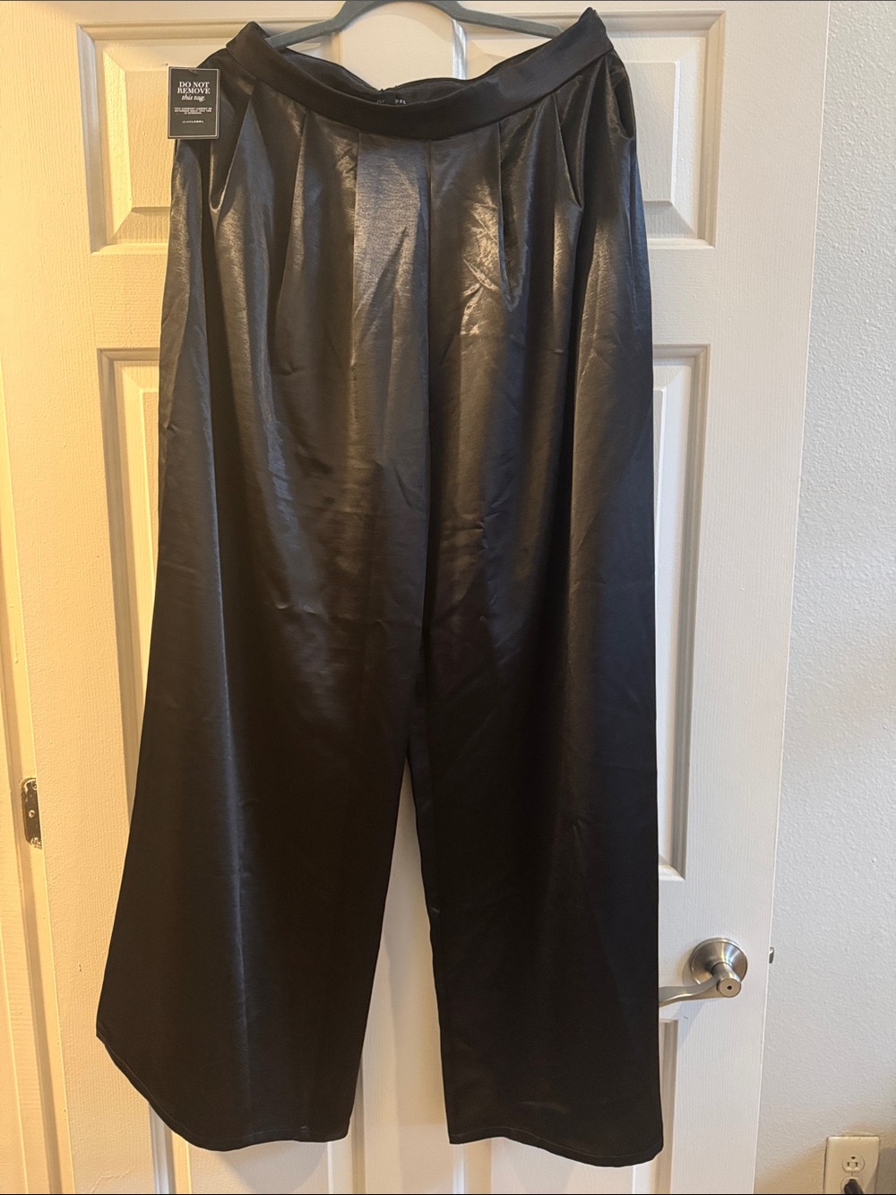 JLUXLABEL Wide Satin like wide leg Pants w/ pockets - Black